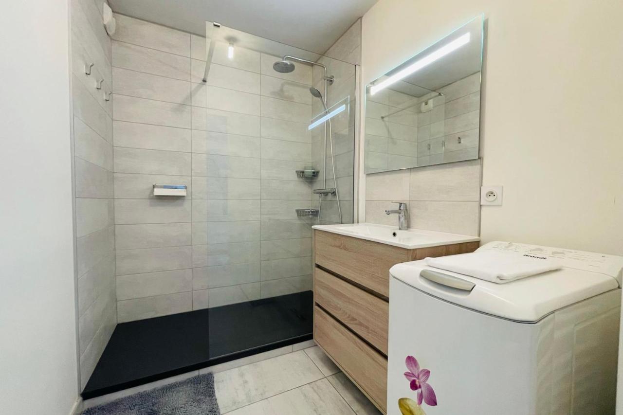 Bright Apartment In A New Building With Garage Tours Exterior photo